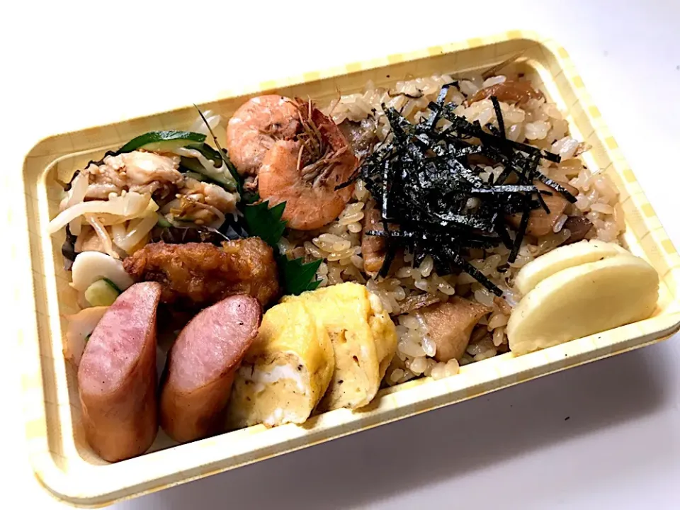 鶏ごぼう飯弁当なり🎵|みほままこさん