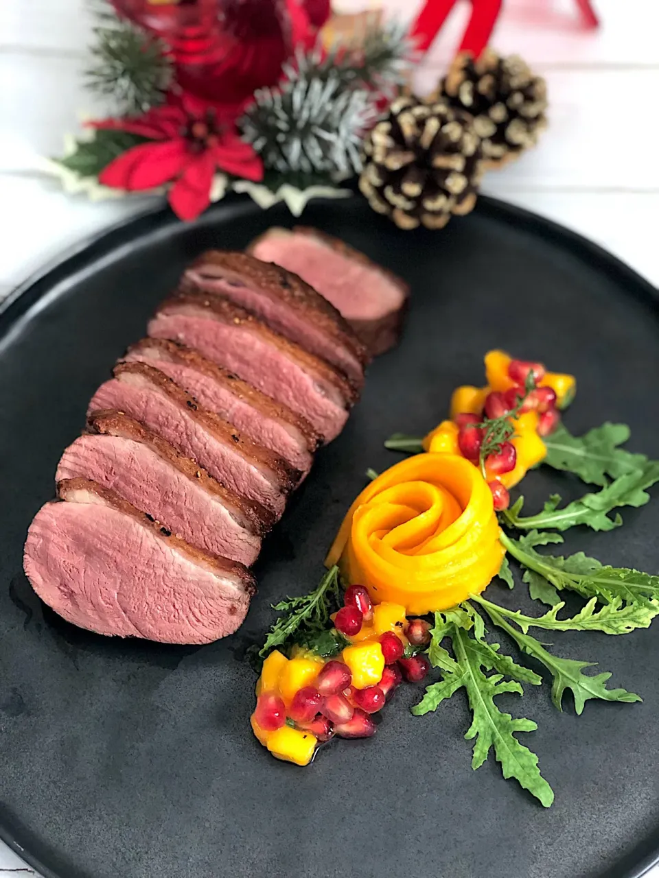 Seared duck breast, mango, pomegranate and mint salsa|12Dragonさん