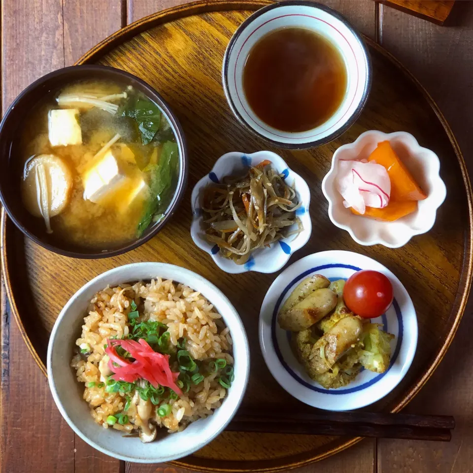 Snapdishの料理写真:炊き込みご飯 柿なます カリフラワーとウインナーのカレーマヨ炒め|ともみ。さん