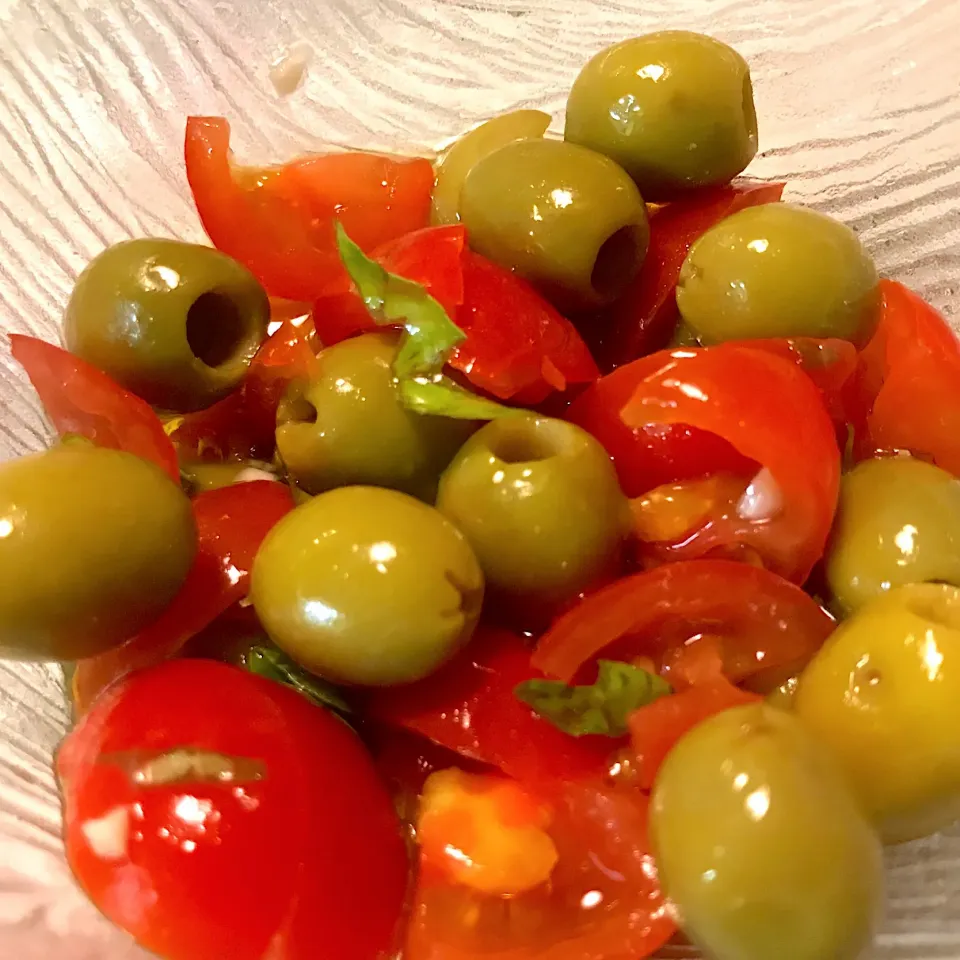 オリーブとトマトのマリネ🍅|純さん