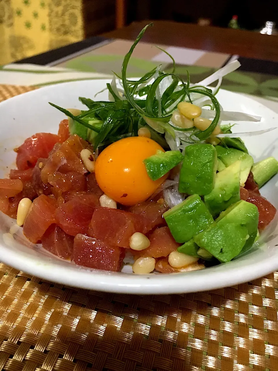 マグロとアボカド🥑で
韓国風タコライス🇰🇷
よく混ぜでいただきます😚
#韓国風丼
#アボカド丼|🌿ぴぴさん