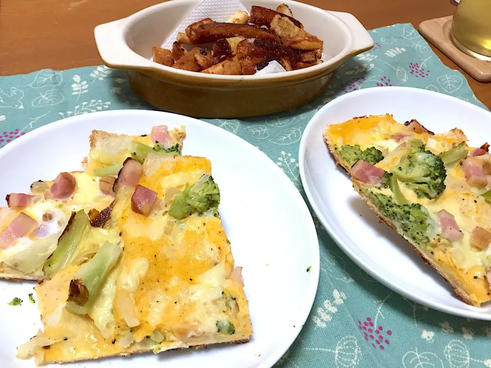 Snapdishの料理写真:食パンで作るキッシュ と パンの耳ラスク🍞|はるさん