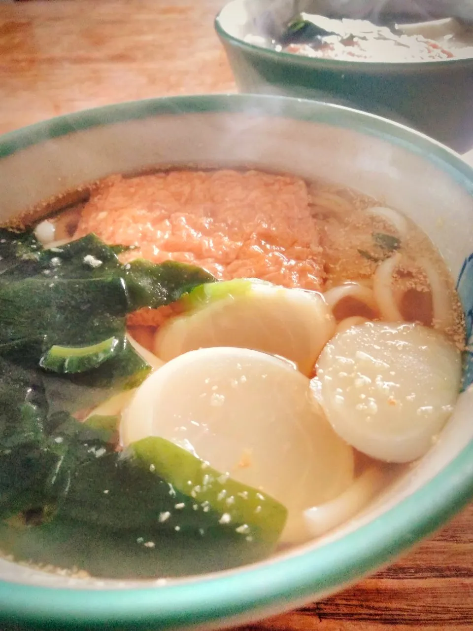 休日のお昼ご飯
・蕪とわかめのキツネうどん|akiさん