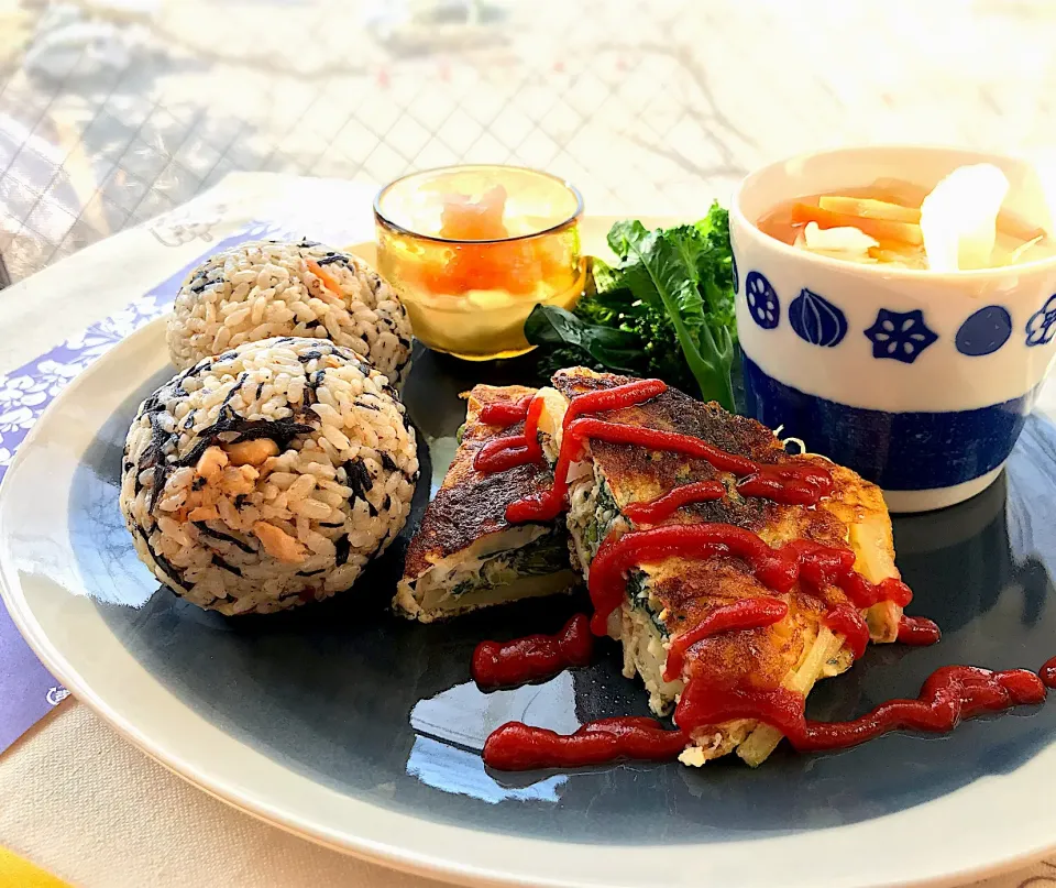 砂雪さんの料理 昼ごはん  マルコメさんの液みそあらだしで、ひじきとツナの炊き込みご飯🍙|砂雪さん