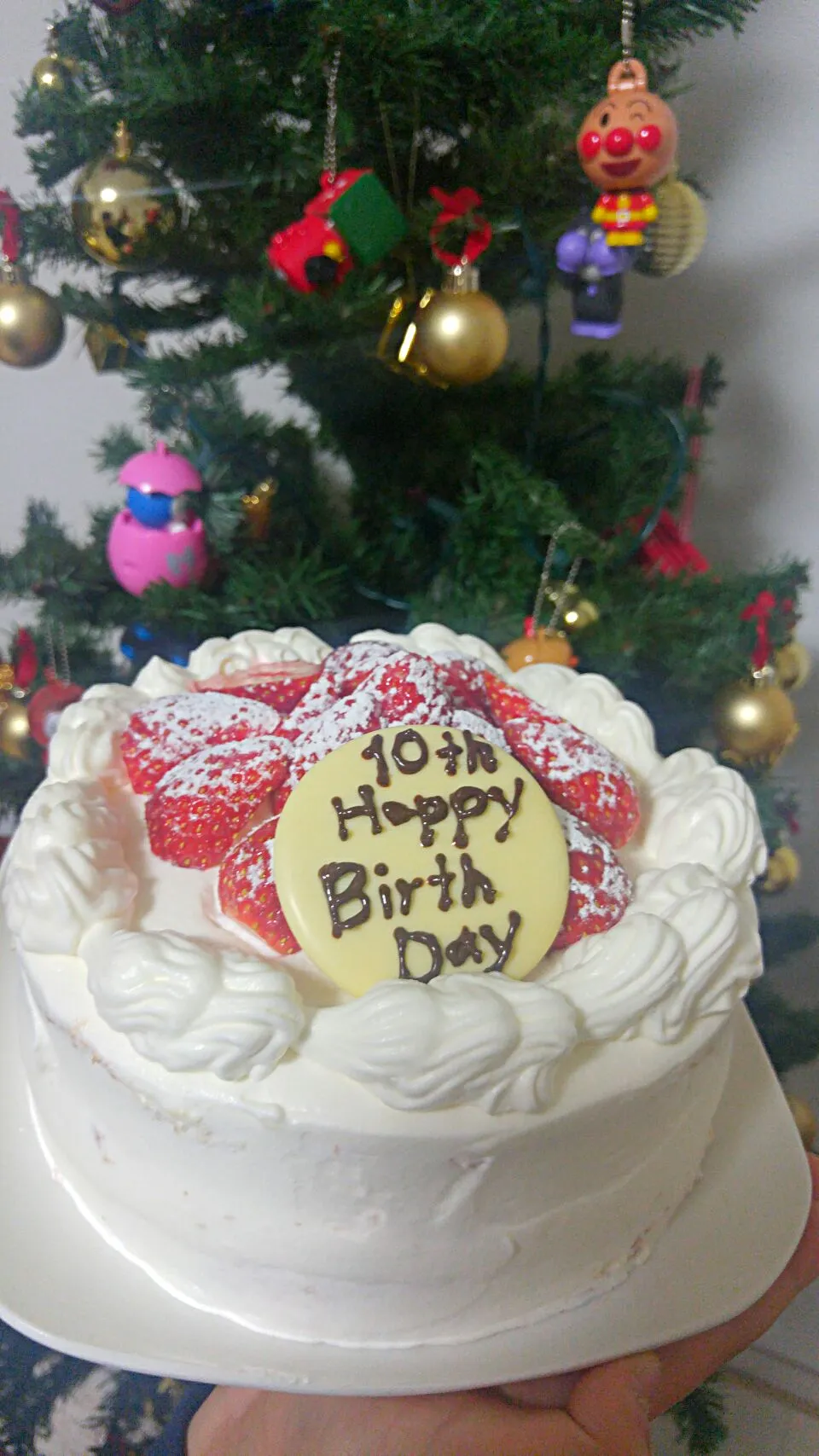 Snapdishの料理写真:☆birthday　cake☆12月２日は長男10歳。本人の希望で普通のショートケーキです。|ｼｮｺﾗさん