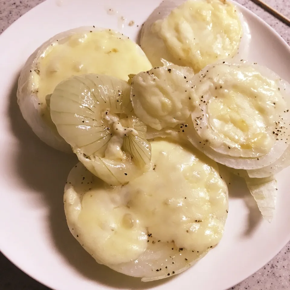 新玉ねぎのチーズ焼き？|ろぴさん