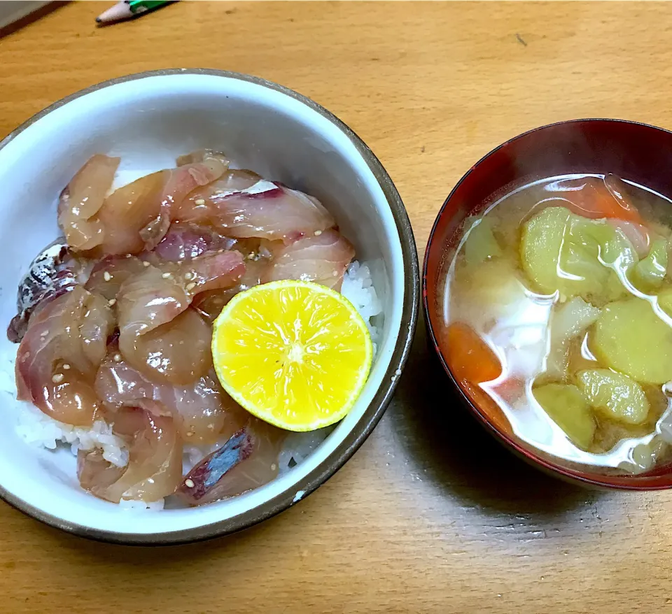 カンパチとボラの漬け丼|お父ちゃんファミリーさん