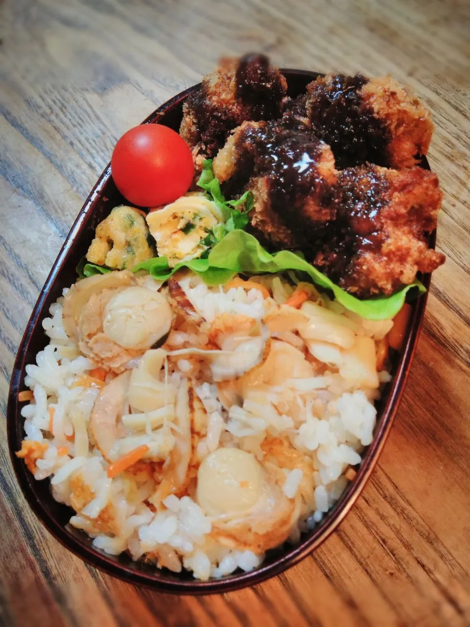 今日のお弁当
・カキフライ
・ホタテと生姜の炊き込みご飯|akiさん