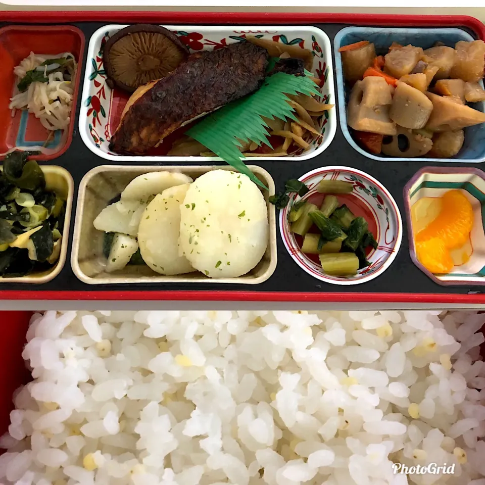 Snapdishの料理写真:もちきびごはん&黒むつ金山寺焼|しのぶさん