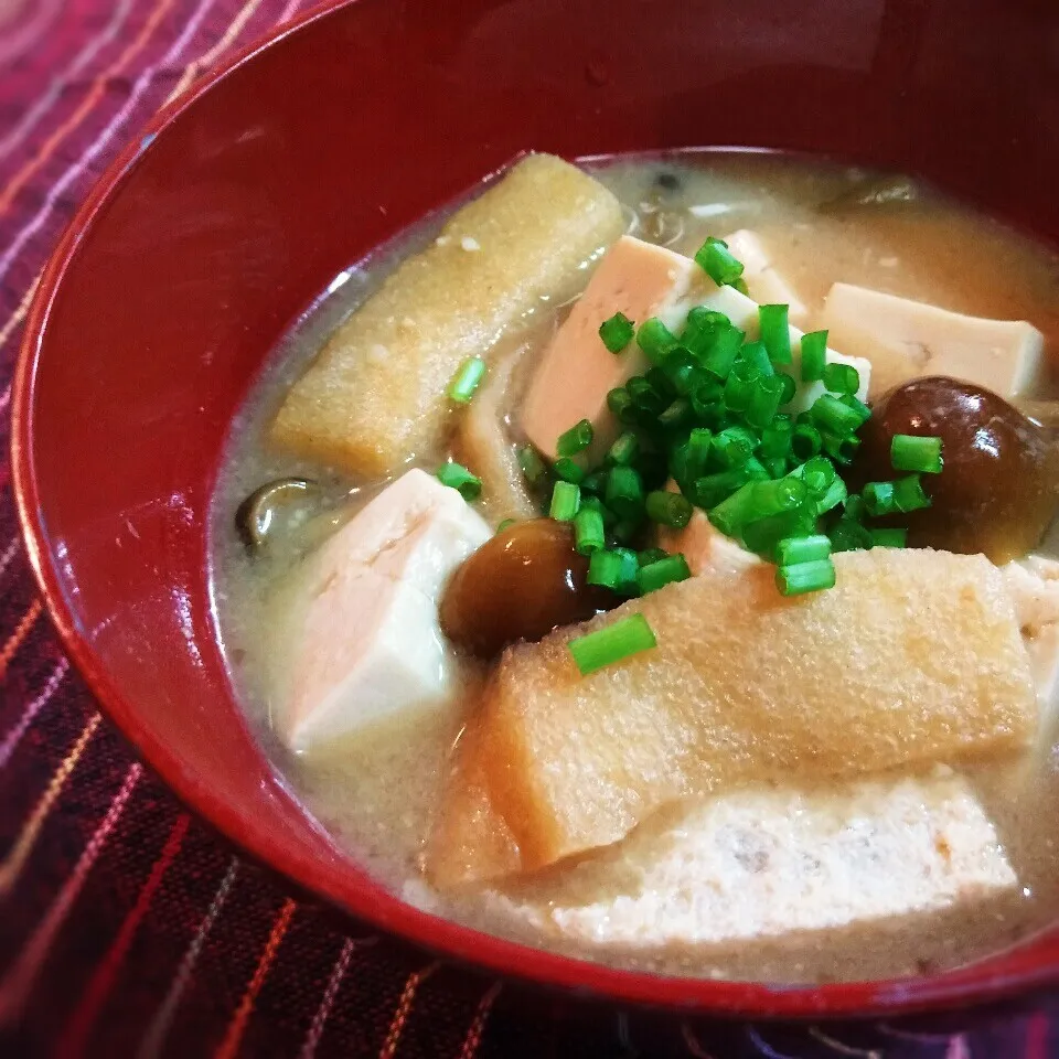 なめこと豆腐の味噌汁|チャッティーさん