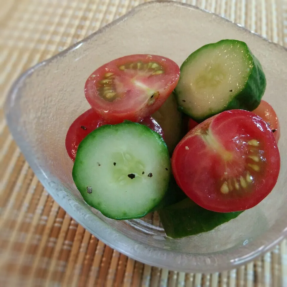 きゅうりとトマトのマリネ|チャッティーさん