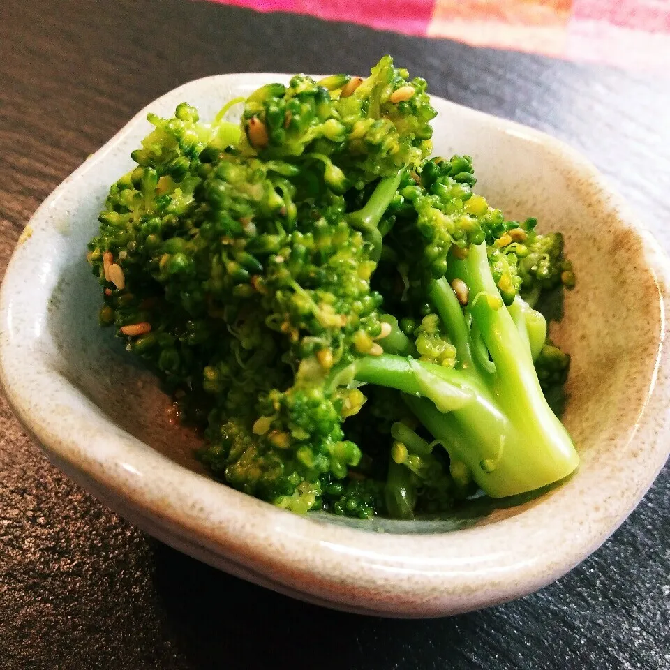 ブロッコリーの胡麻和え|チャッティーさん