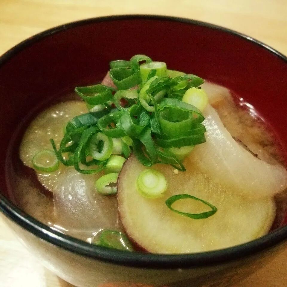 さつまいもと玉ねぎの味噌汁|チャッティーさん