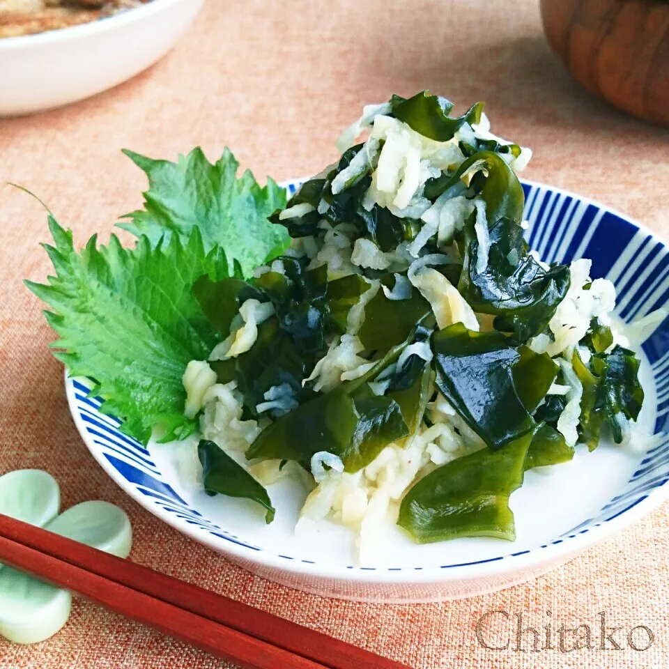 Snapdishの料理写真:まさにあの味♡アレとアレでなんちゃって茎わかめ♪簡単＊節約|ちたこさん