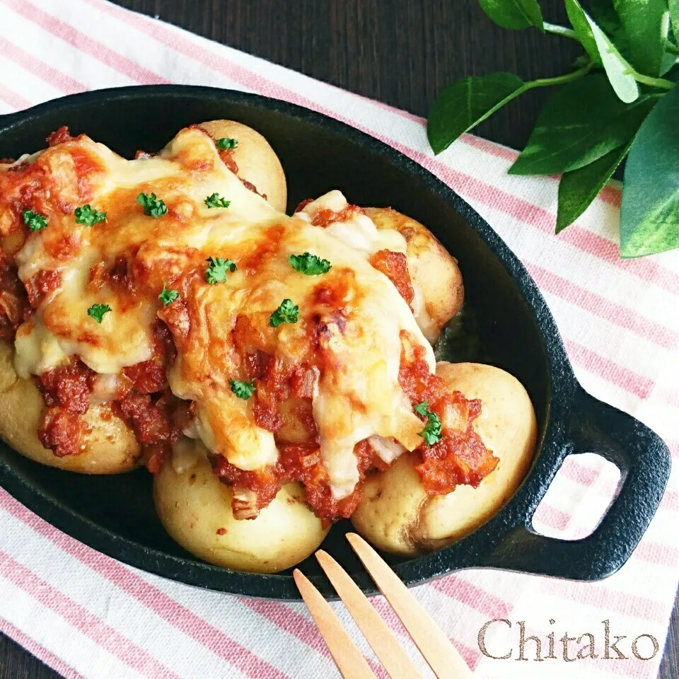 味噌でコク旨♡新じゃがのミートチーズ焼き♡超～簡単♪|ちたこさん