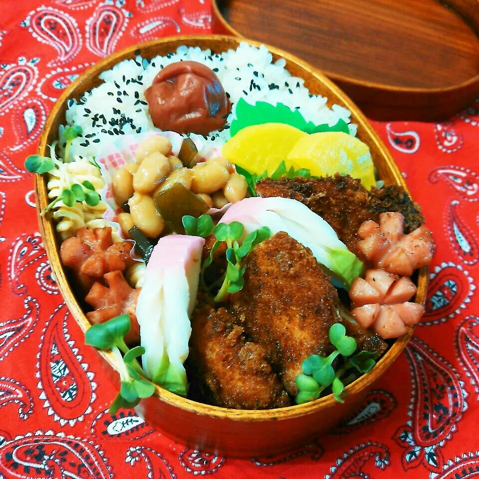 Snapdishの料理写真:チキンカツ弁当|チャッティーさん