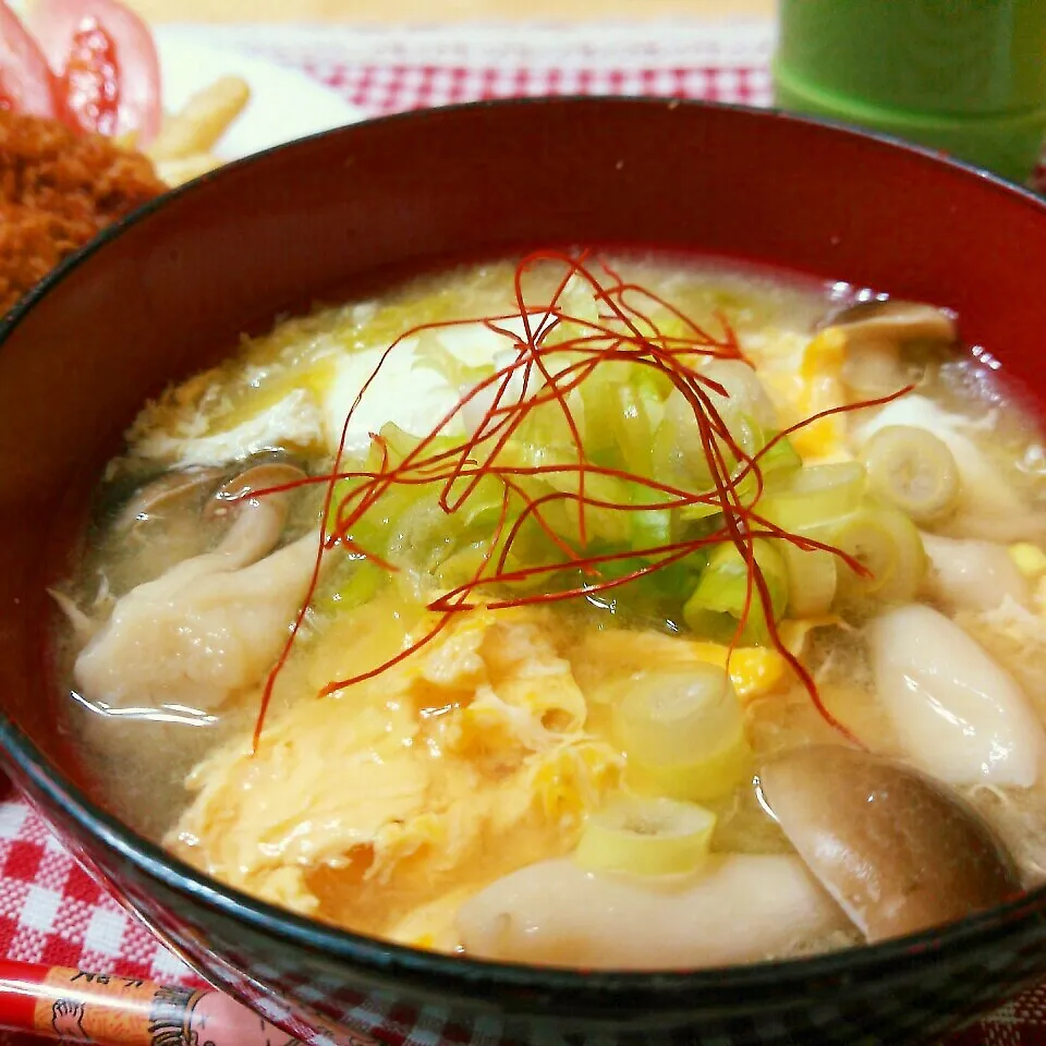 白菜としめじ・たまごの味噌汁|チャッティーさん