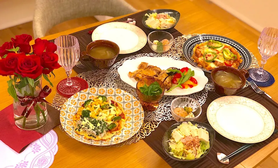 手作り ピザ
ローストチキン ローズマリー風味
えび アボガド 和え
サラダ
オニオンスープ|nana 🍅さん