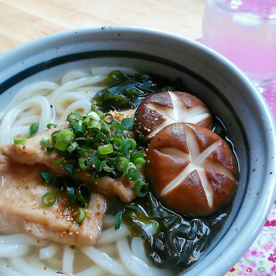 きつね・ワカメうどん～。|チャッティーさん