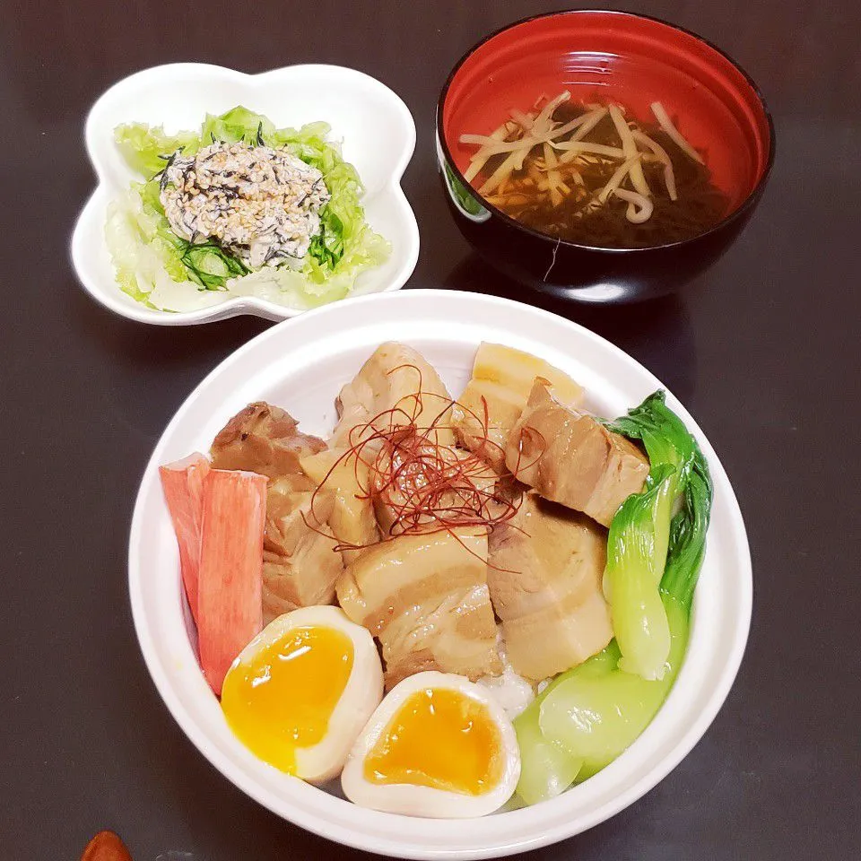 Snapdishの料理写真:豚角煮丼|Yukiさん