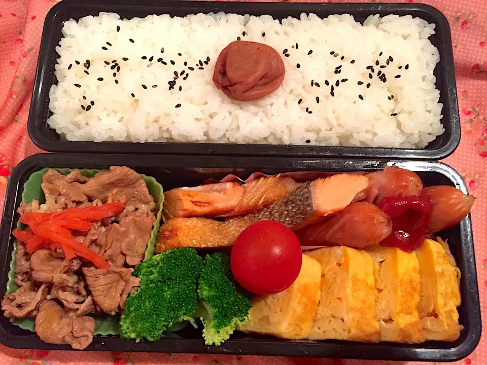 Snapdishの料理写真:2018年12月4日旦那さんのお弁当🍱👨‍✈️👨‍🔧💪🏼❤️🤟😘💋💗|Kodomo Cookingさん