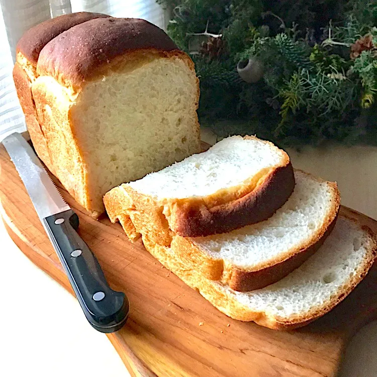 マリンさんの料理 ホシノで作った食パン♡ 
初ホシノで角食のつもりの山食😭♪|るん♪さん