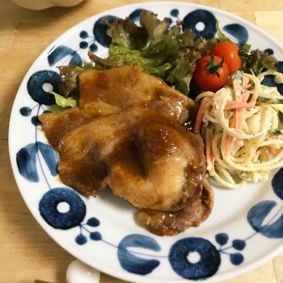 Snapdishの料理写真:コクうま生姜味噌ダレで♩豚肉の生姜焼き|naocoさん