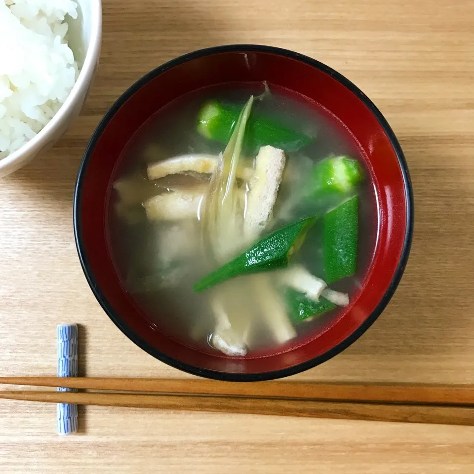 いい香り♩みょうがとオクラのお味噌汁|naocoさん