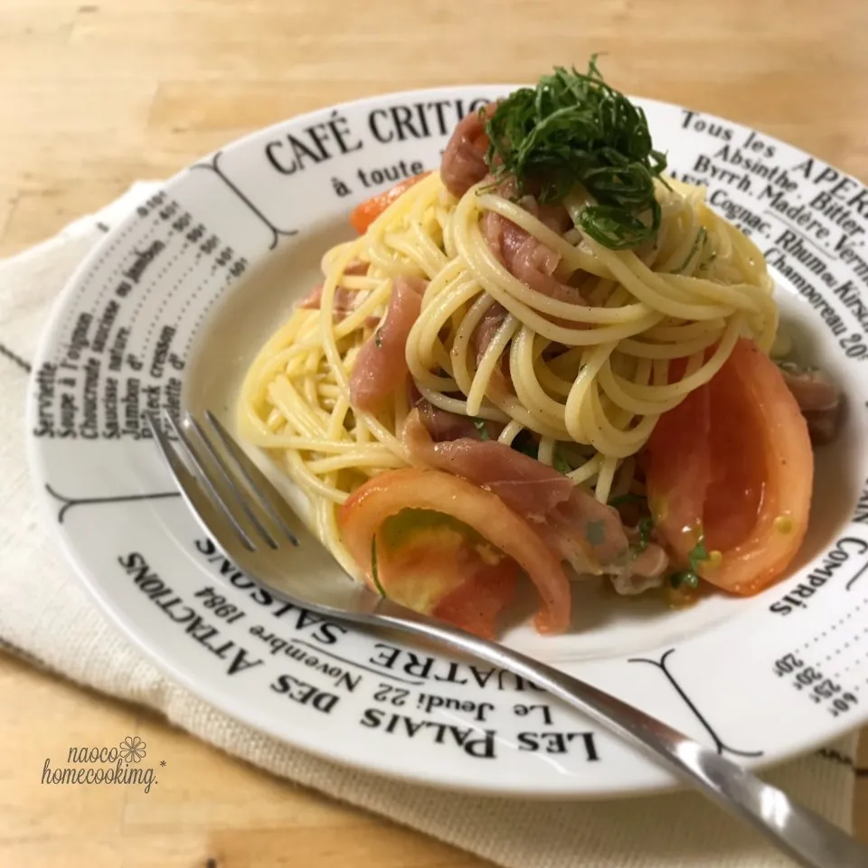 青じそでさっぱり♪生ハムとトマトの冷製パスタ|naocoさん