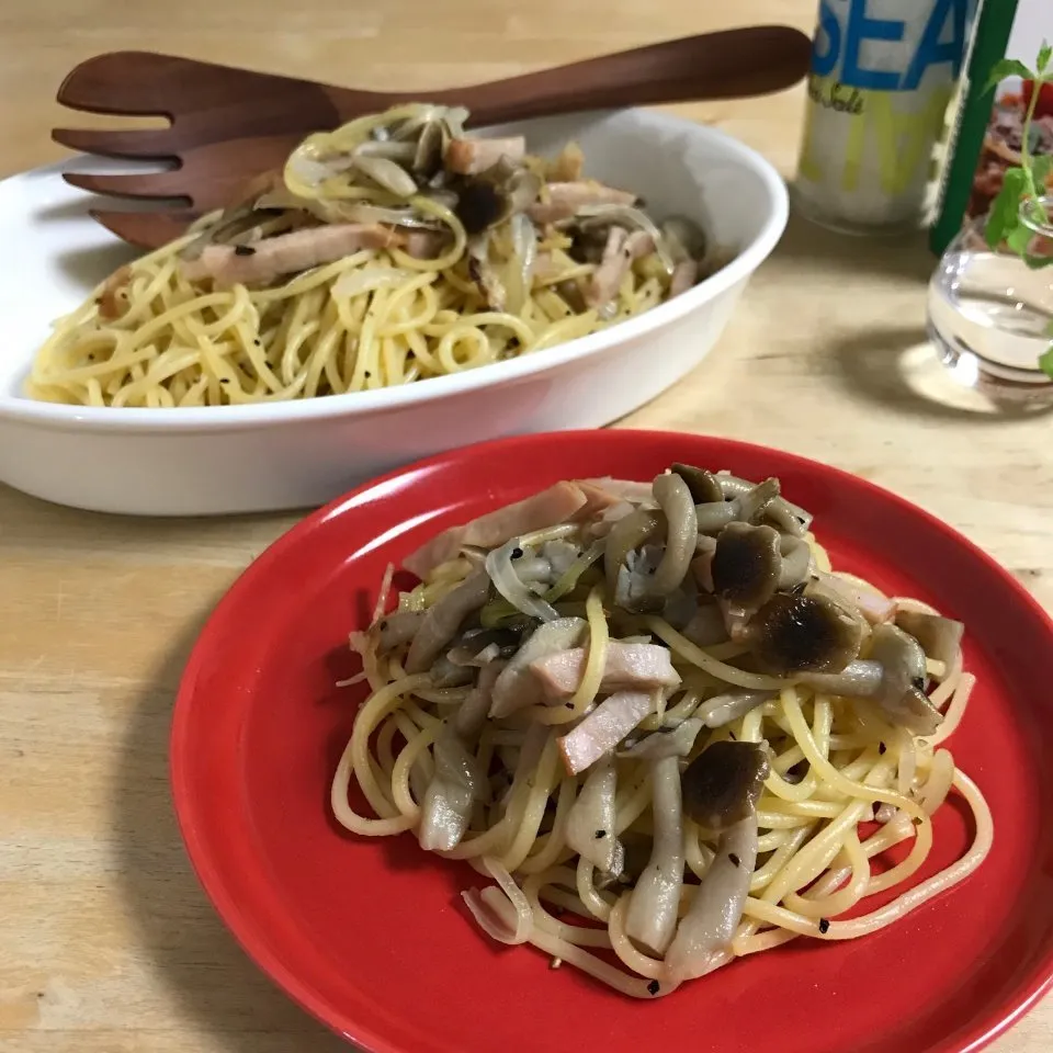 夏休みに簡単☆しめじとハムのコンソメパスタ|naocoさん