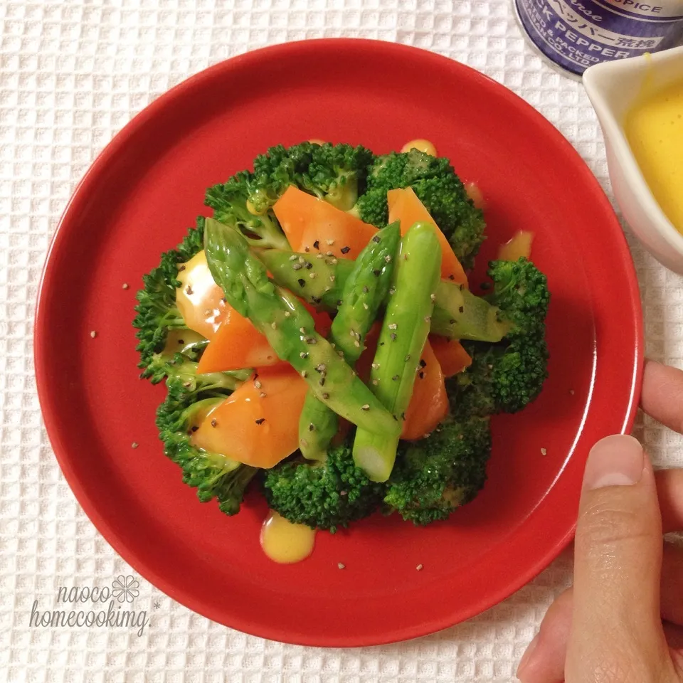 夏でも＊自家製マヨで食べる〜温野菜サラダ|naocoさん