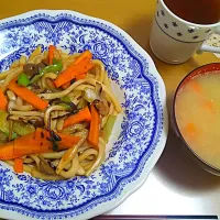 冷蔵庫の野菜で焼きうどん #お昼ご飯|ぽんさん