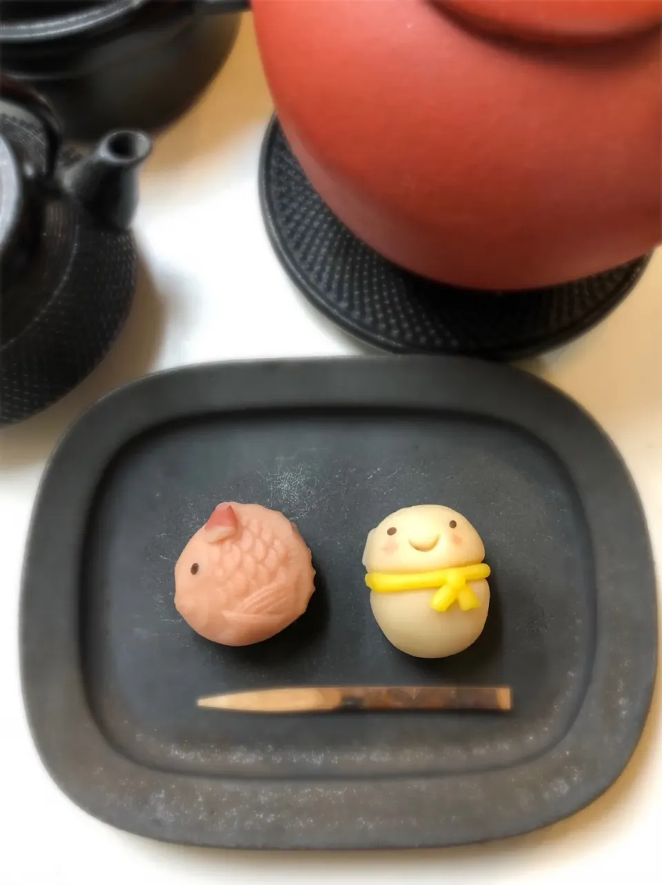 Snapdishの料理写真:干し林檎🍎が入った練りきり|かおり🐰さん