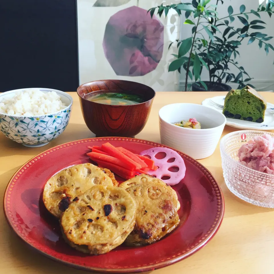 Snapdishの料理写真:蓮根のはさみ照り焼き夜食🌛|leeさん