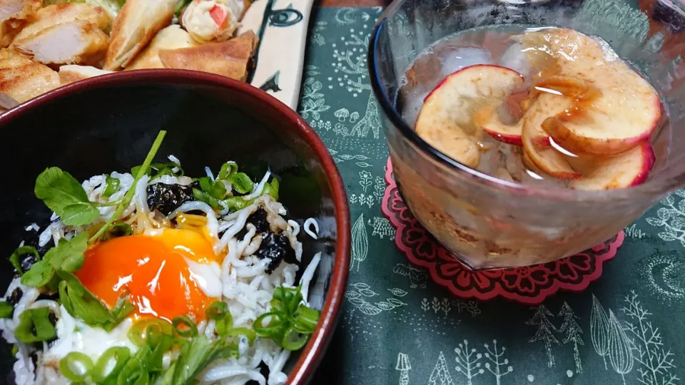 佐野未起さんのリンゴウイスキー&しらす丼|ちかっちさん