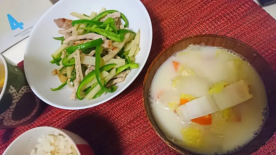 じゃがいもとピーマンの炒め物&豆乳味噌スープ #豆乳 #白菜 #じゃがいも #ピーマン #中華|やのさん