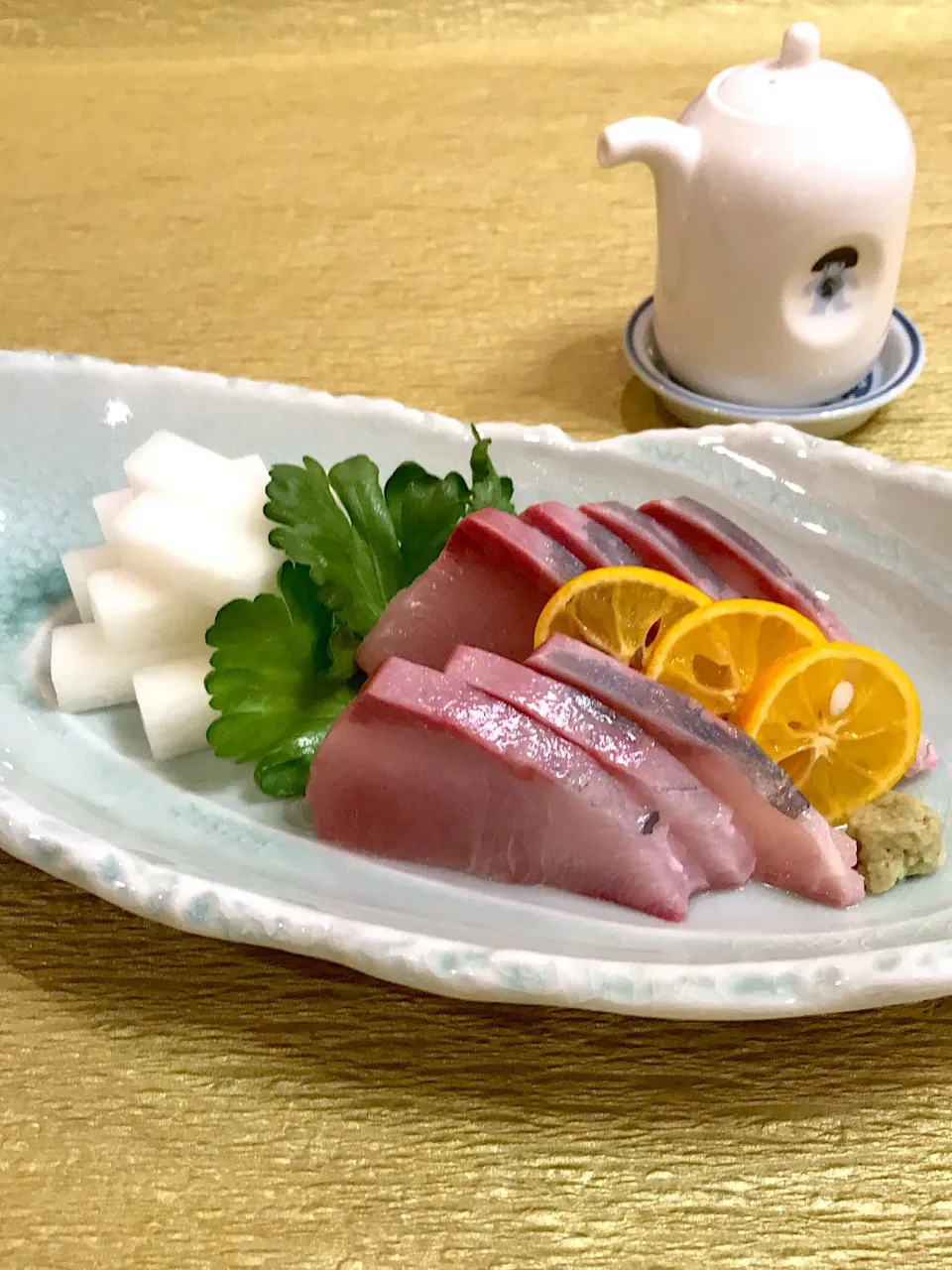 Snapdishの料理写真:オリーブハマチのお刺身|サミカさん