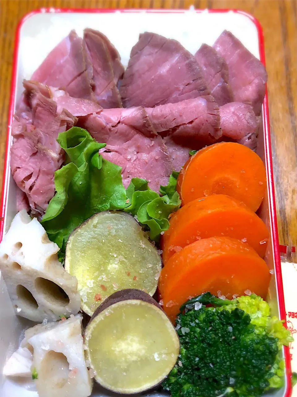 12月5日㈬ ローストビーフ弁当😋|かよっぺさん