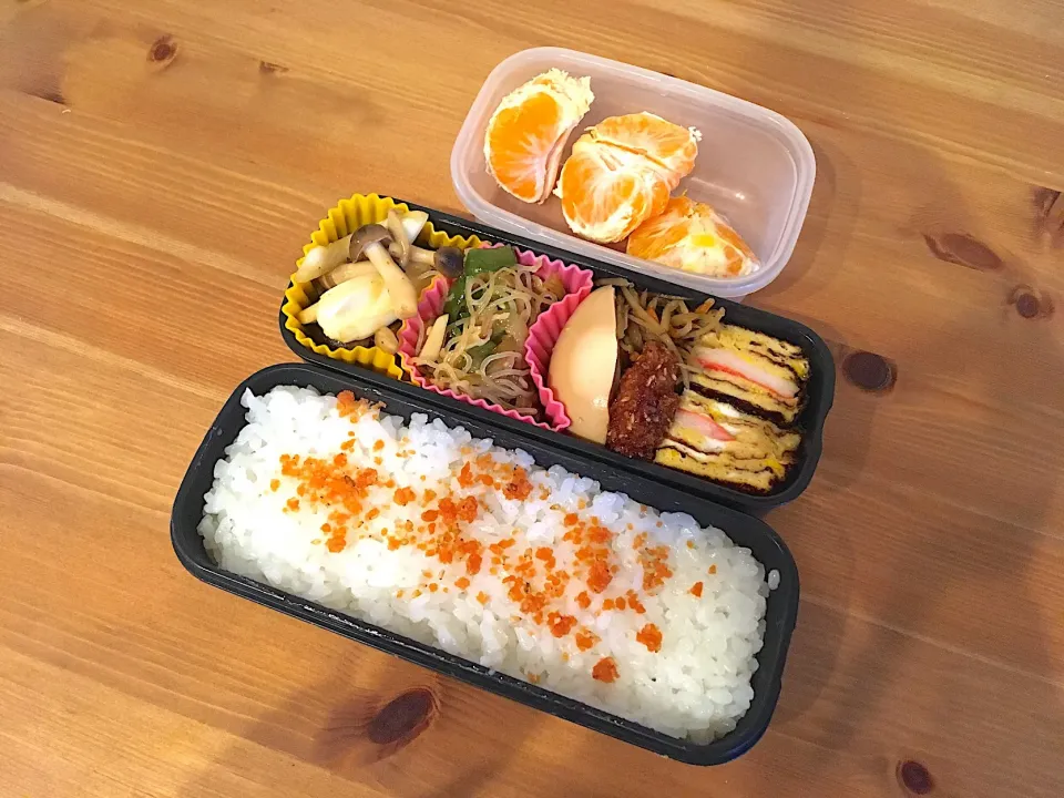 Snapdishの料理写真:ネギしめじバター醤油炒め弁当|Emi Mikadoさん