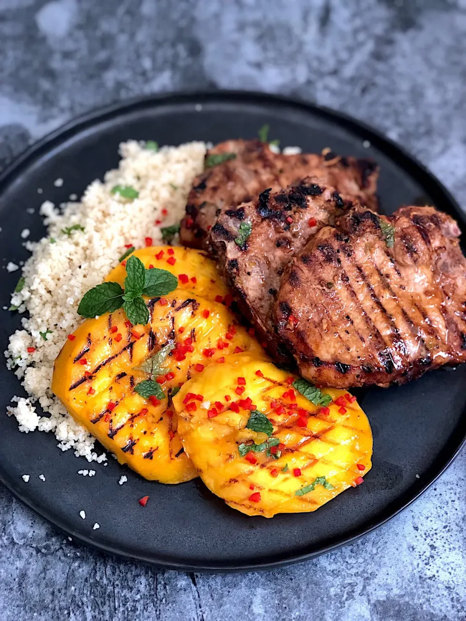 Grilled pork chops, mango and couscous|12Dragonさん