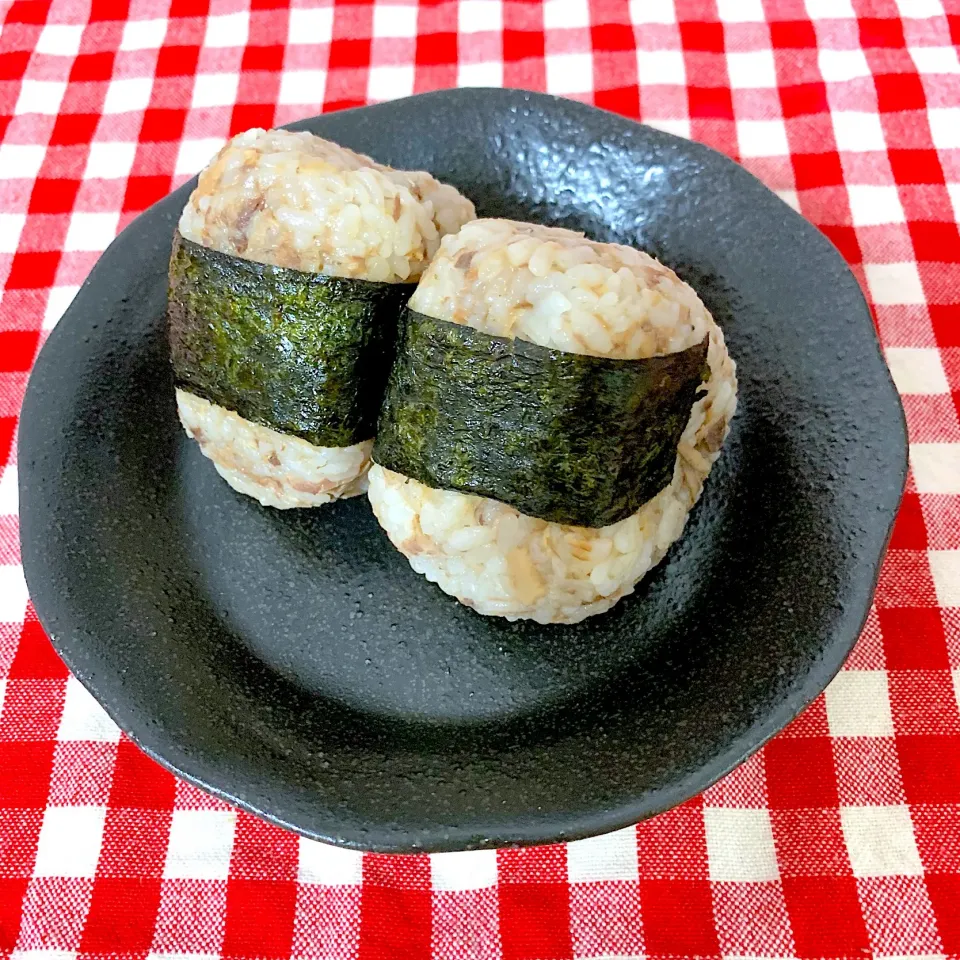 サバ缶(醤油味)のおにぎり|AY(＊^ . ^＊)❤️Uさん