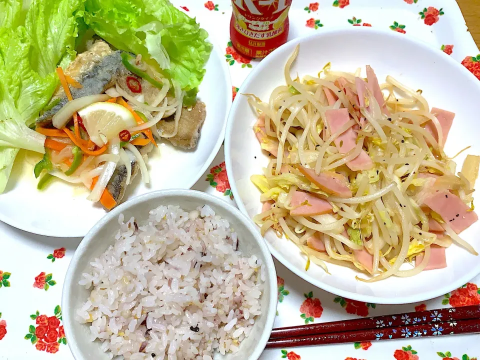 鯵の南蛮漬け
ハムともやしの辣白菜炒め
ななつぼし雑穀ごはん|yumyum😋さん