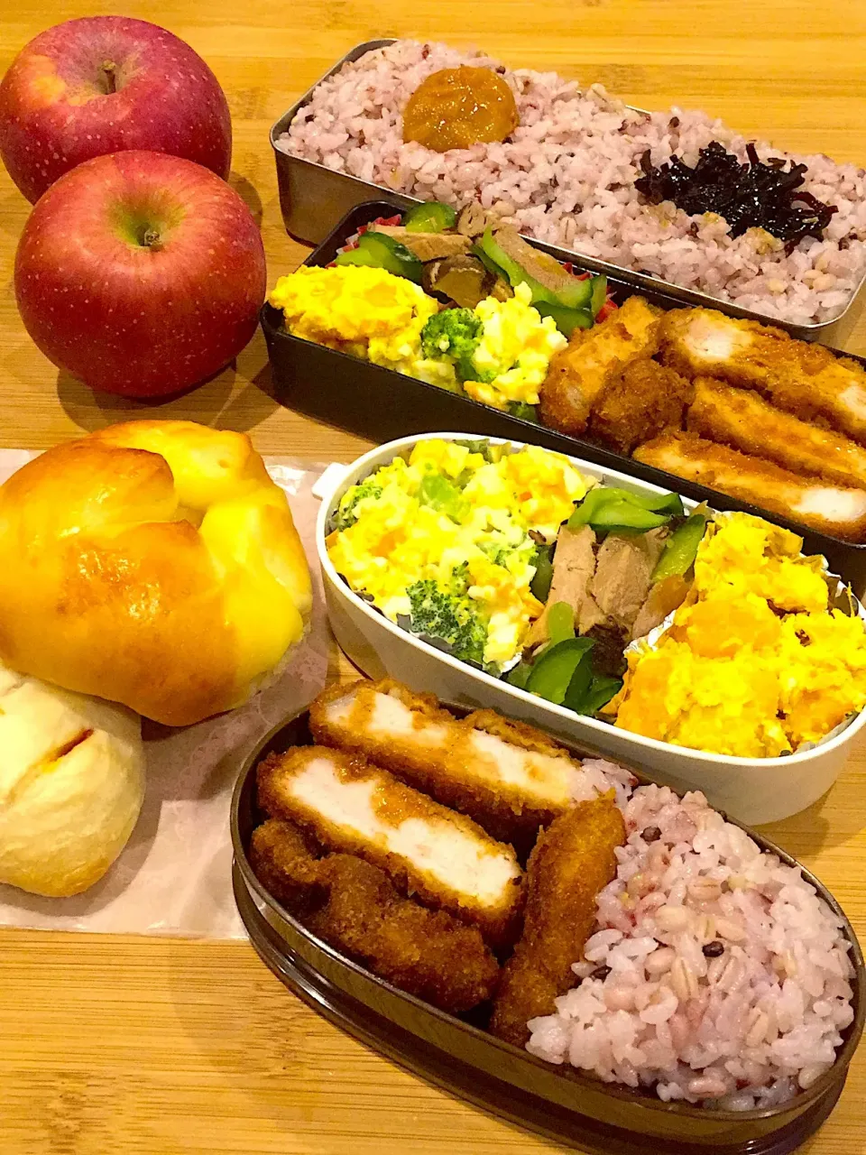 Snapdishの料理写真:12/6の娘ちゃん&息子くん弁当🍱
息子くん車内用朝ごぱん🥖
#弁当  #あさごぱん|ままみさん