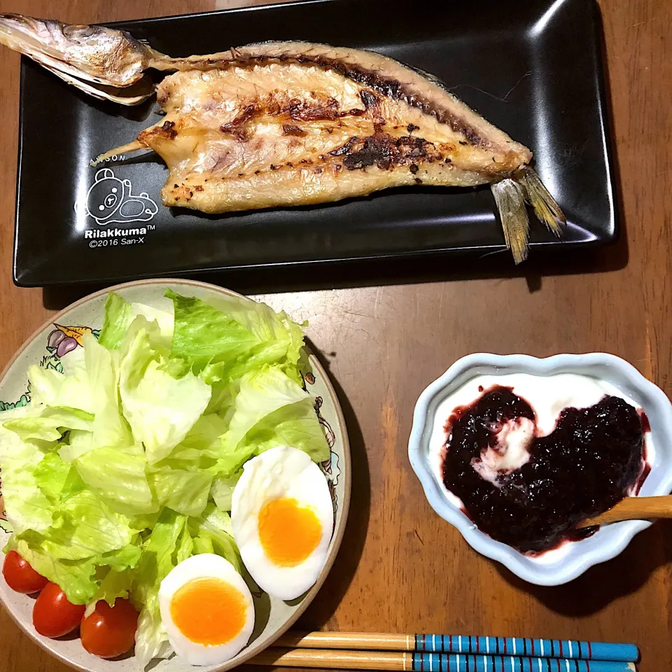 いつかの夕飯🐟🥗圧倒的朝ごはん感😂😂|宙まめさん