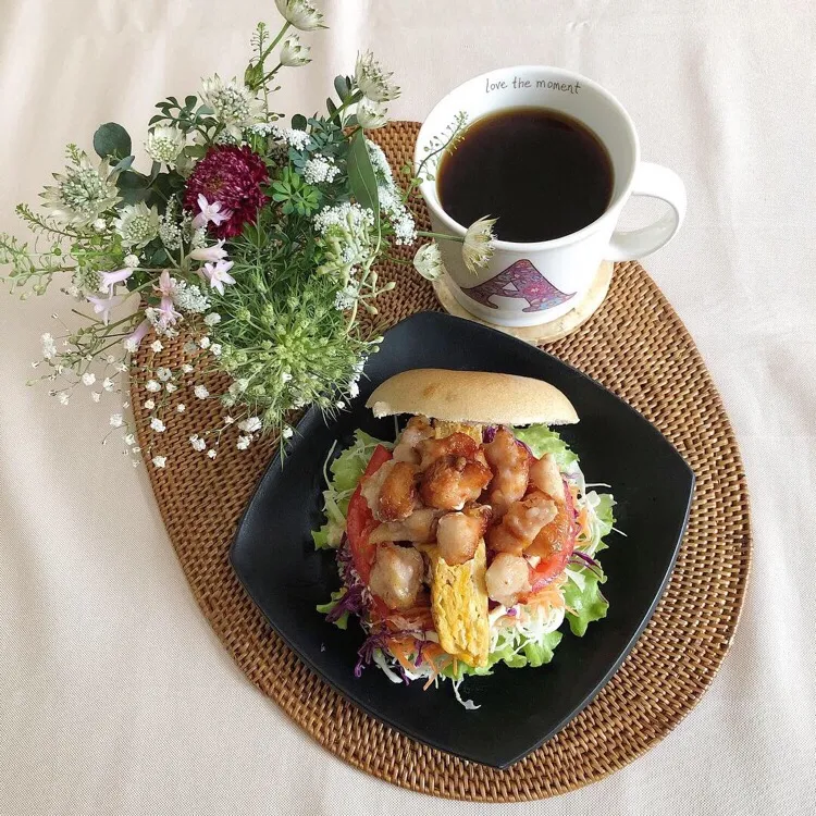 Snapdishの料理写真:12/6❤︎塩ぼんじり&たまご焼きベーグルサンド❤︎
#お昼ごはん #ランチ #おうちごはん #おうちカフェ #ぼんじり #たまご焼き #ベーグルサンド #自家製サンド|Makinsさん