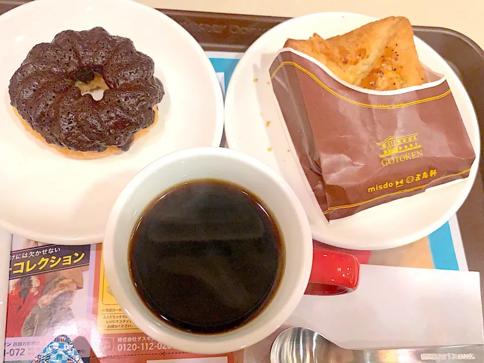 ホットセイボリーパイ ビーフシチュー🐂
焼きチョコフレンチ🍩
ブレンドコーヒー☕️|yumyum😋さん