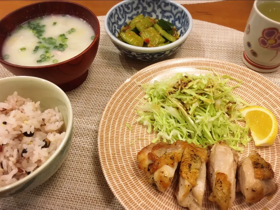 18/12/06 夕飯♪ チキンのハーブソルト焼き ピリ辛胡瓜 蕪と白菜の甘酒豆乳スープ|ikukoさん