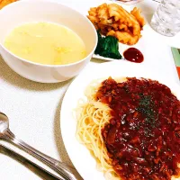 Snapdishの料理写真:ミートスパゲティ コーンスープ  ほうれん草お浸し あみあみポテト|oyumaさん