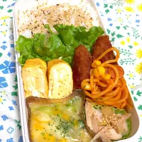 12.7☆旦那弁当
ソースかつ
だし巻き玉子
ナポリタン
ブロッコリーグラタン
ササミと白菜の中華和え|のん∞さん