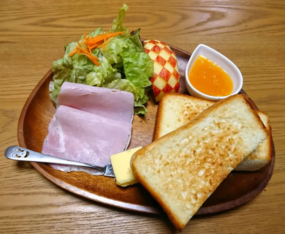 Snapdishの料理写真:『食パン専門店La・Panと自家製みかん🍊ジャムで朝ごはん』|seri-chanさん